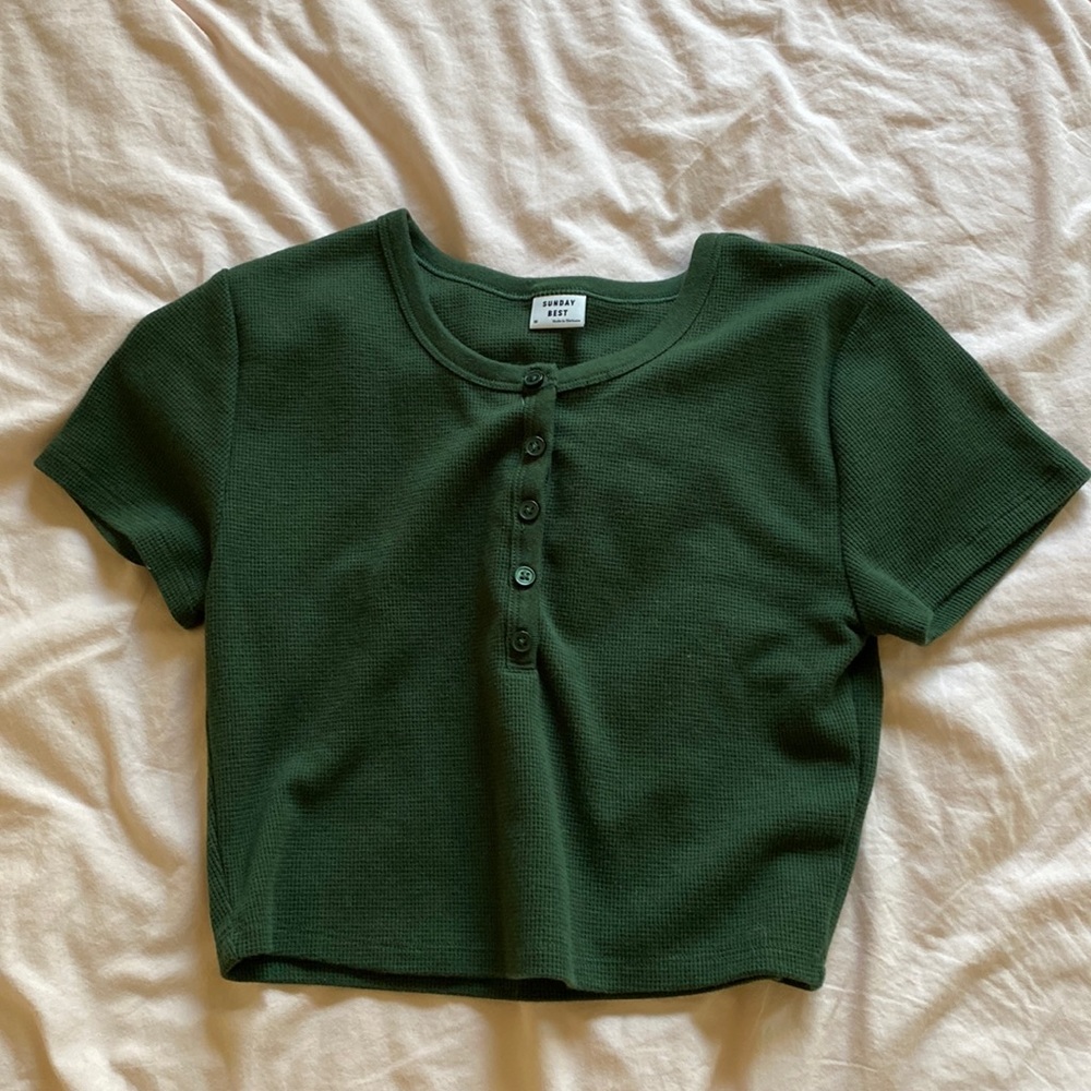 Aritzia t shirt